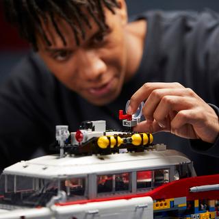 LEGO®  10274 Ghostbusters™ ECTO-1 