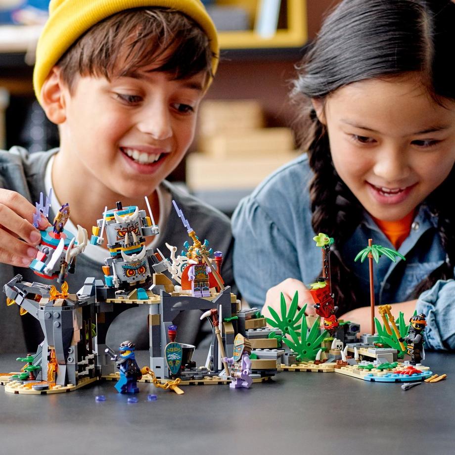 LEGO®  71747 Das Dorf der Wächter 