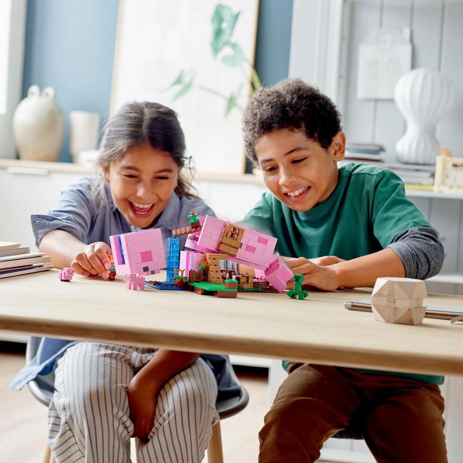 LEGO®  21170 La pig house 