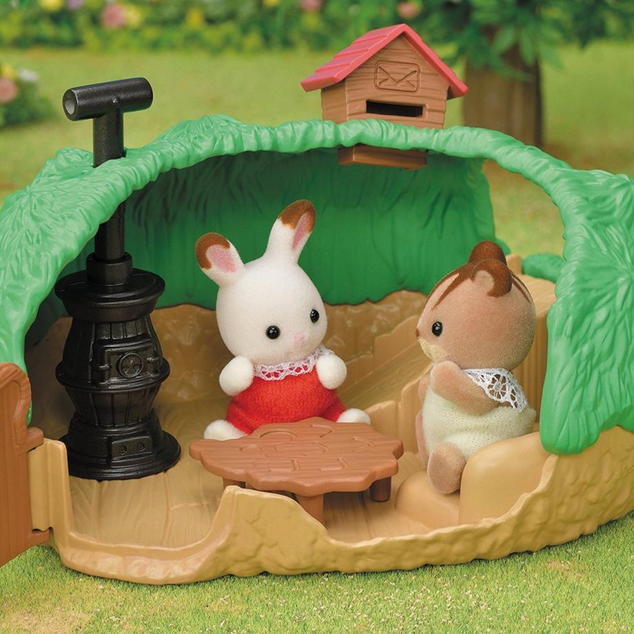 Sylvanian Families  Baby Hedgehog Hideout 