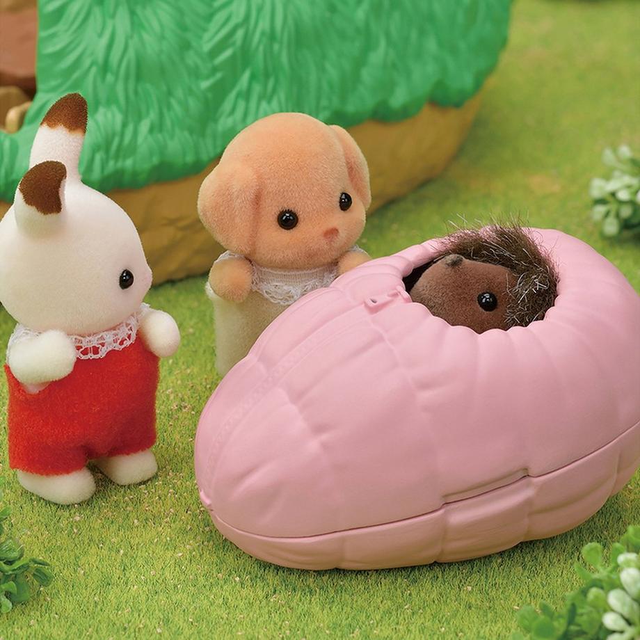 Sylvanian Families  Baby Hedgehog Hideout 