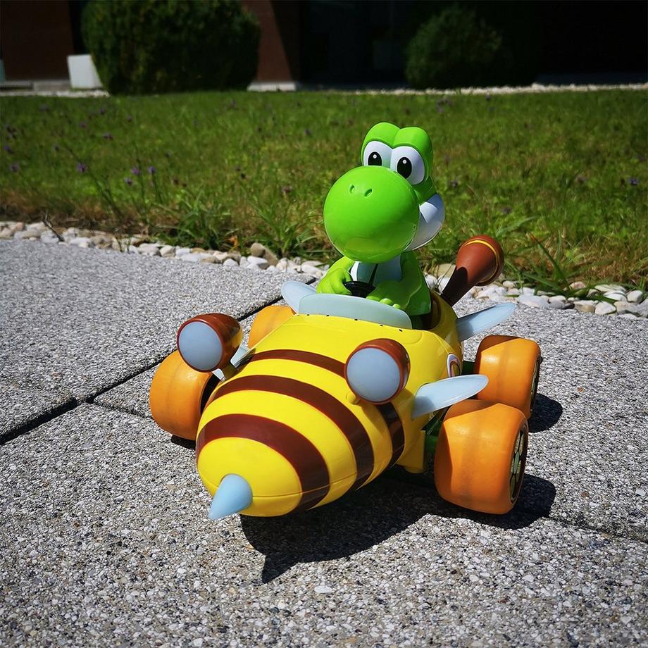 Carrera RC  Mario Kart™ Bumble V, Yoshi, 2,4GHz 