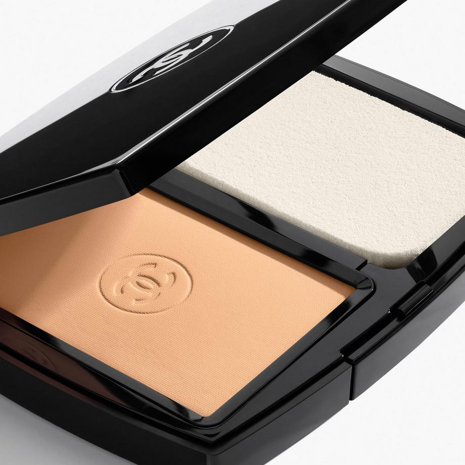 CHANEL ULTRA LE TEINT  TEINT COMPACT HAUTE TENUE ULTRA CONFORT – FINI ZÉRO DÉFAUT 
