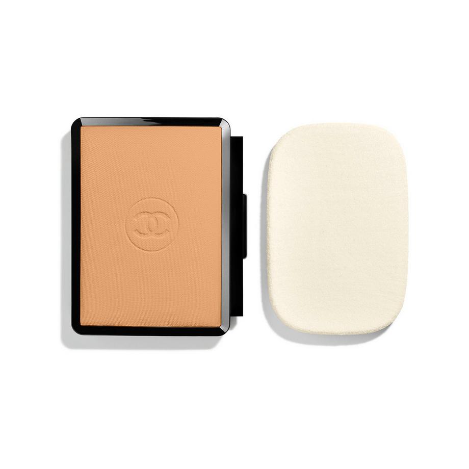 CHANEL ULTRA LE TEINT FONDOTINTA COMPATTO AD ALTA PERFEZIONE. LUNGA TENUTA. MASSIMO CONFORT 