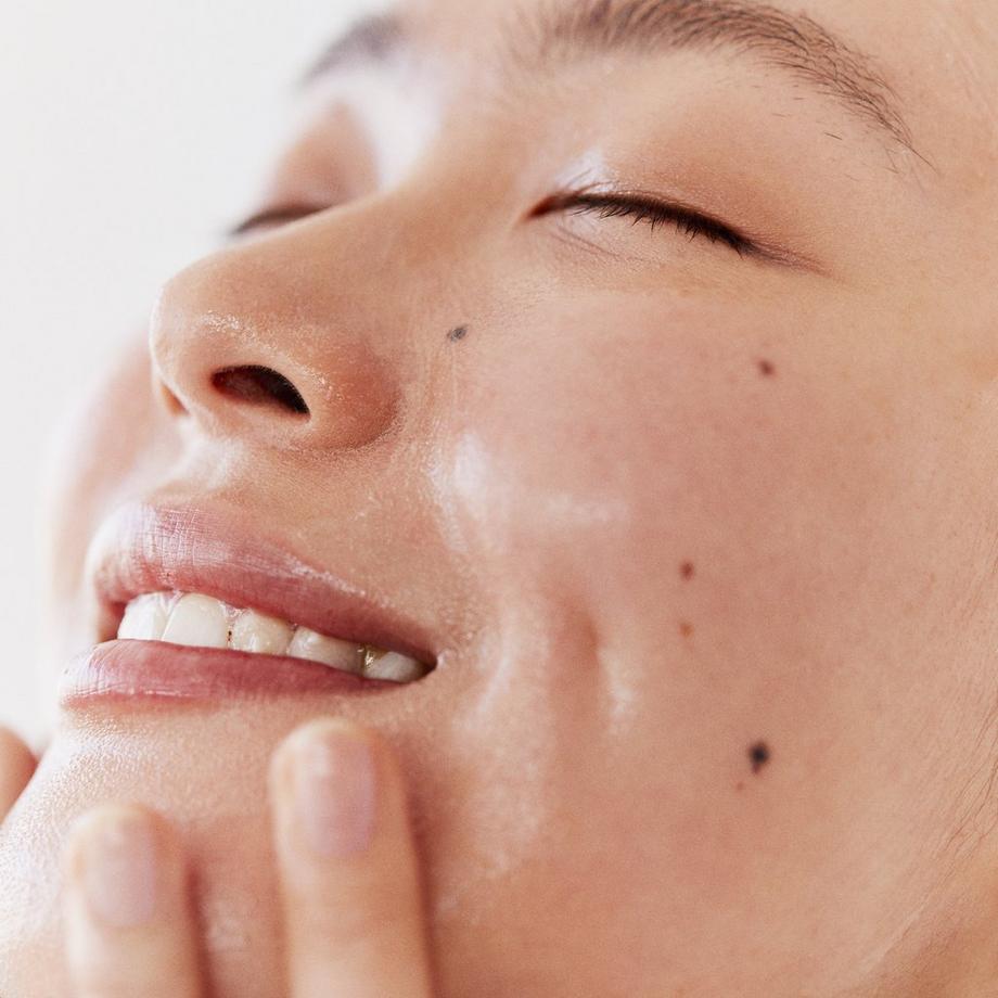 Fresh BLACK TEA Black Tea Kombucha Facial Treatment Essence 