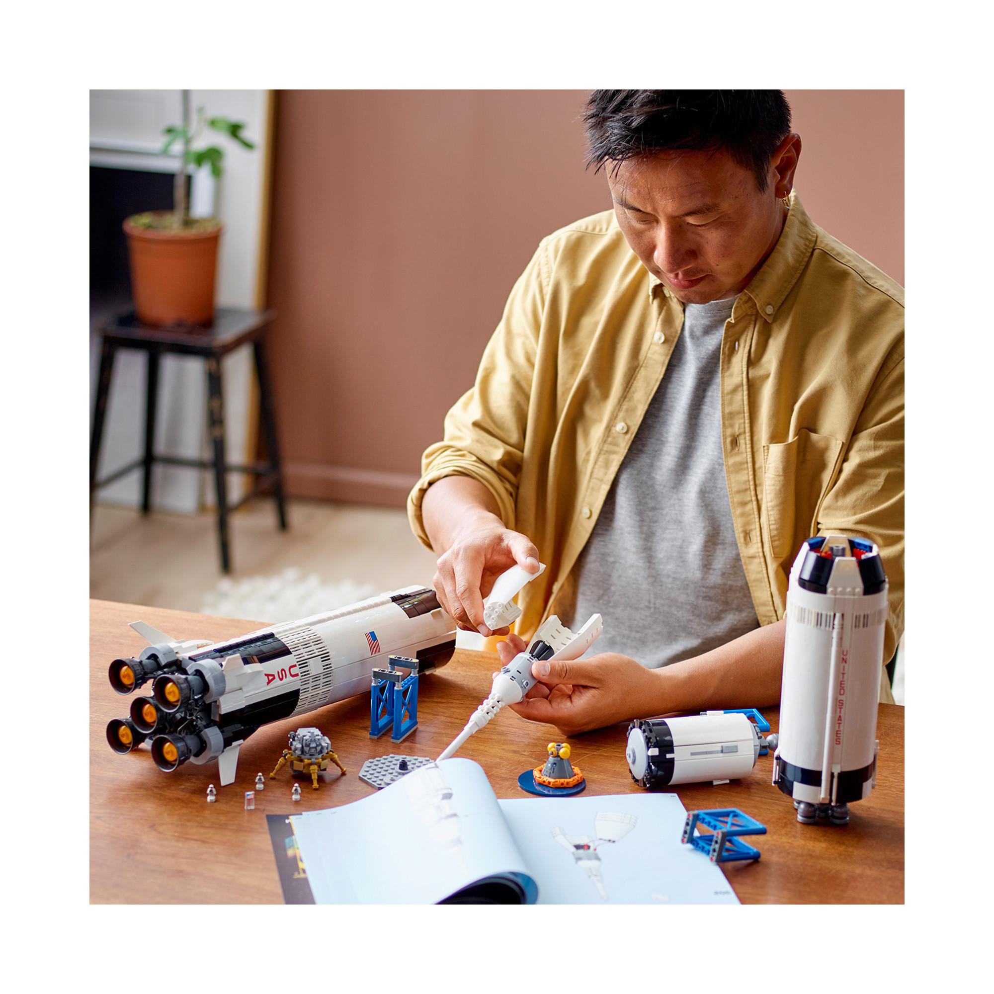 LEGO®  92176 Nasa Apollo Saturn V 