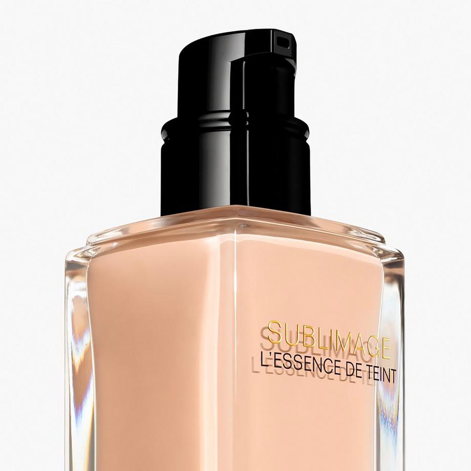 CHANEL SUBLIMAGE L’ESSENCE DE TEINT FONDOTINTA IN SIERO GENERATORE DI LUMINOSITÀ 