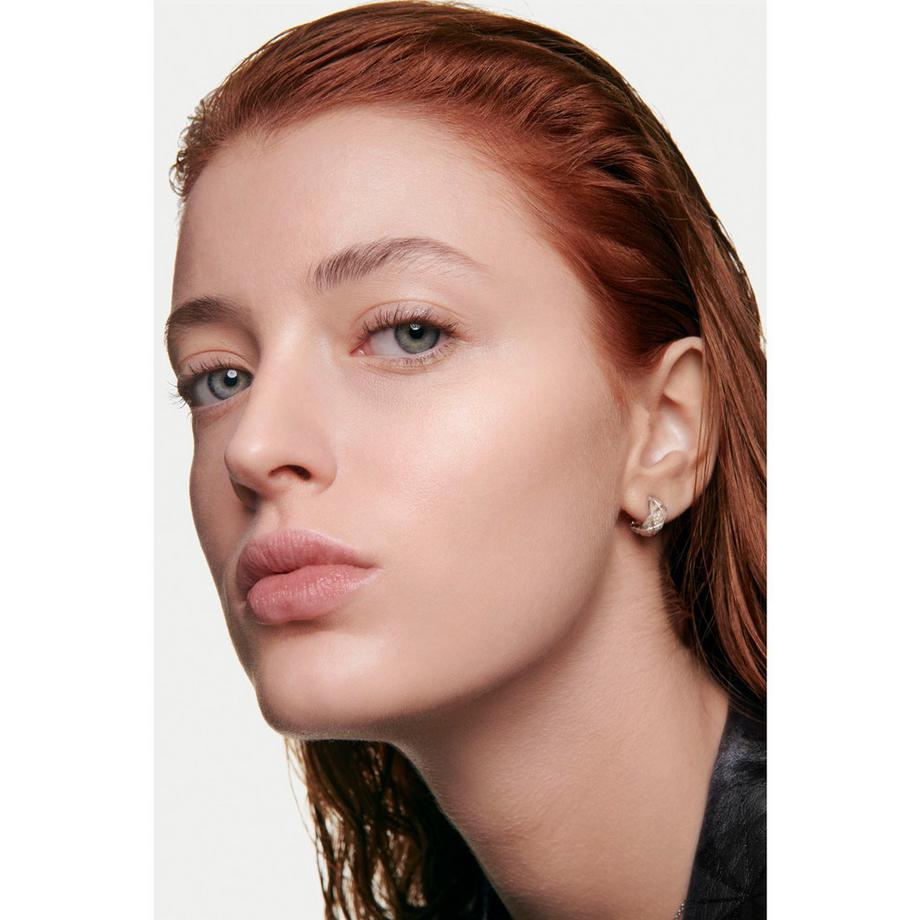 CHANEL SUBLIMAGE L’ESSENCE DE TEINT FONDOTINTA IN SIERO GENERATORE DI LUMINOSITÀ 