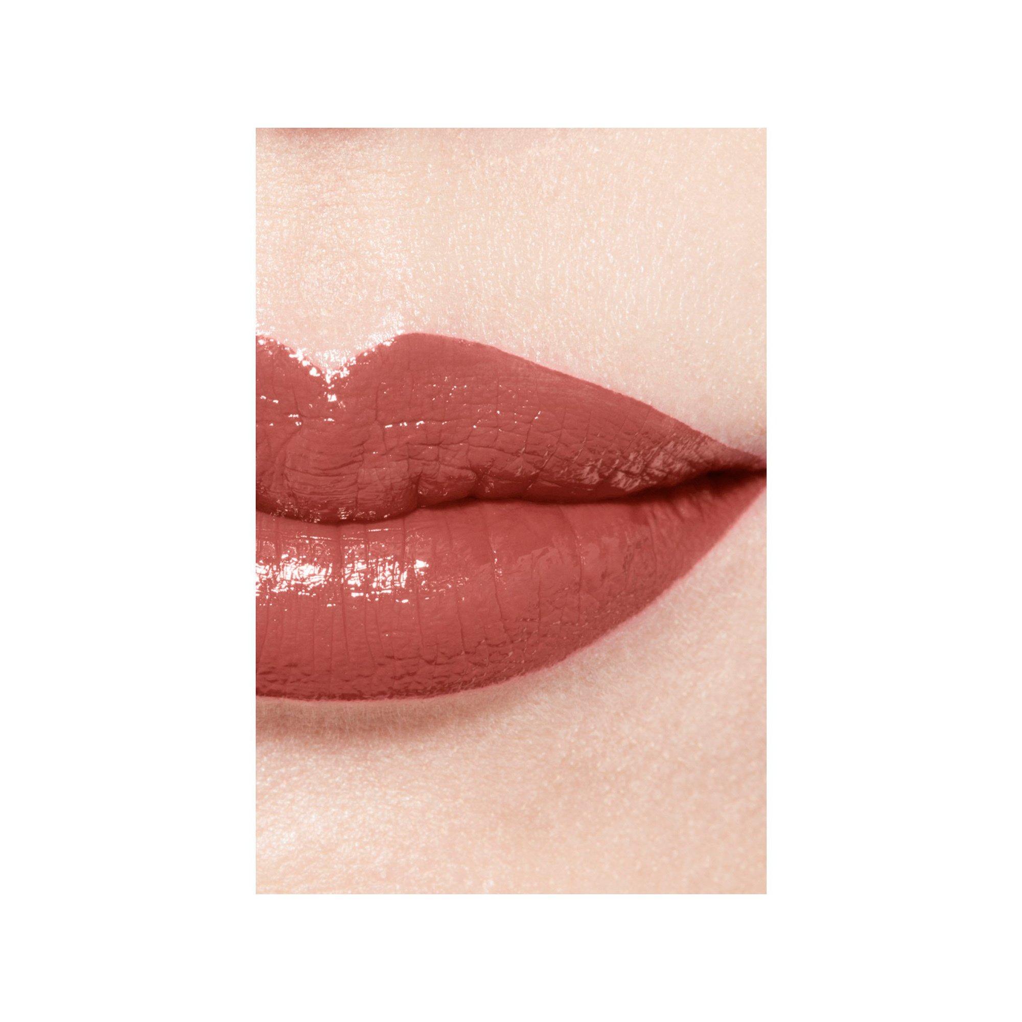 CHANEL ROUGE COCO BLOOM IL ROSSETTO IDRATANTE E RIMPOLPANTE A LUNGA TENUTA, COLORE E BRILLANTEZZA INTENSI. 