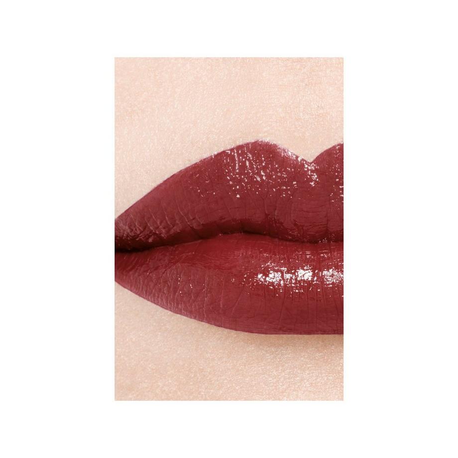 CHANEL ROUGE COCO BLOOM ⁠ IL ROSSETTO IDRATANTE E RIMPOLPANTE A LUNGA TENUTA, COLORE E BRILLANTEZZA INTENSI. 