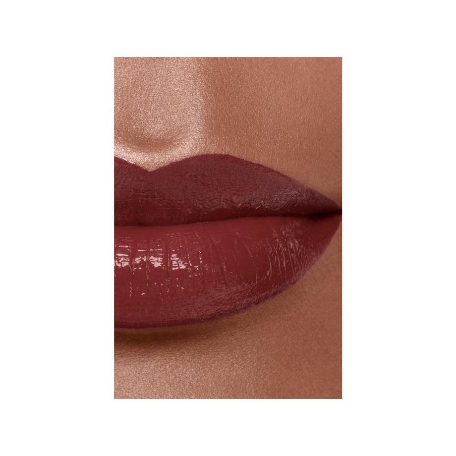 CHANEL ROUGE COCO BLOOM ⁠ IL ROSSETTO IDRATANTE E RIMPOLPANTE A LUNGA TENUTA, COLORE E BRILLANTEZZA INTENSI. 