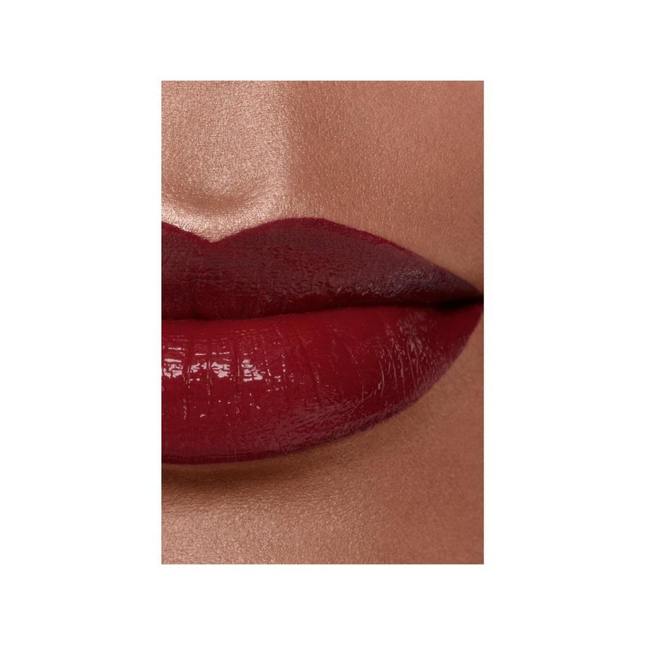 CHANEL ROUGE COCO BLOOM@ ⁠ DER FEUCHTIGKEITSSPENDENDE, AUFPOLSTERNDE, HOCHGLÄNZENDE UND FARBINTENSIVE LIPPENSTIFT MIT LANGEM HALT. 