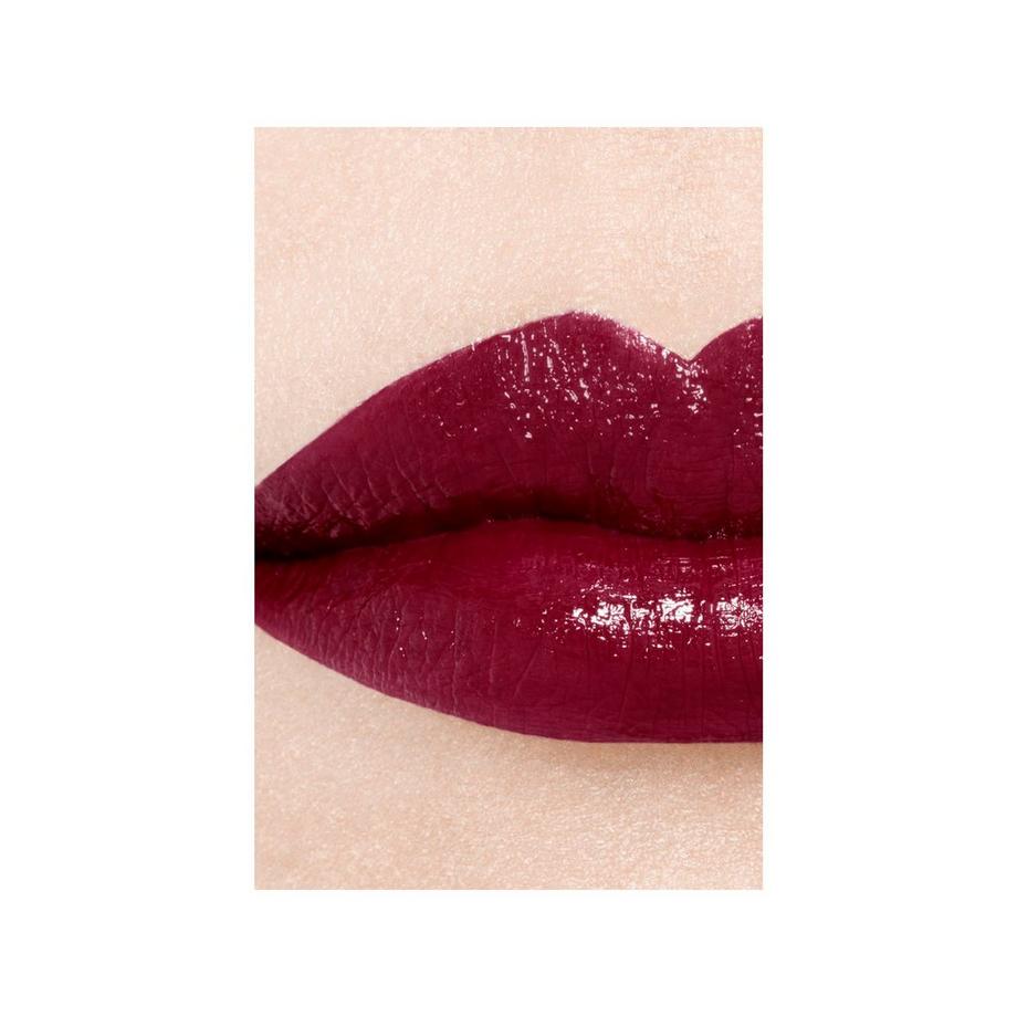 CHANEL ROUGE COCO BLOOM IL ROSSETTO IDRATANTE E RIMPOLPANTE A LUNGA TENUTA, COLORE E BRILLANTEZZA INTENSI. 