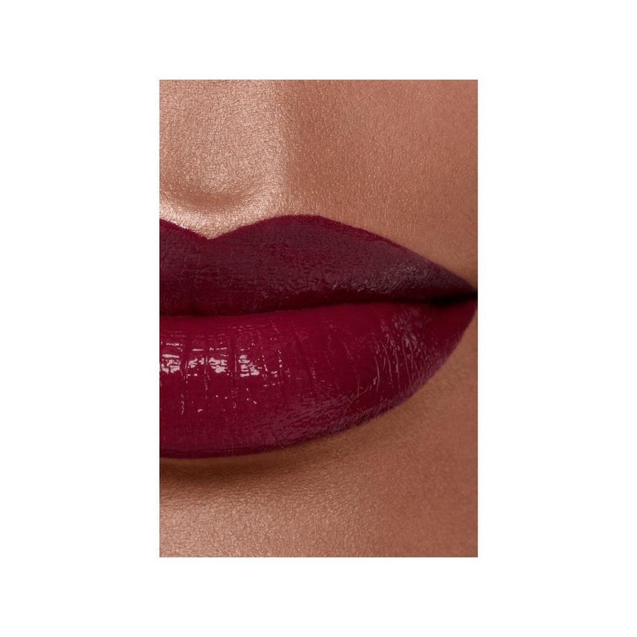 CHANEL ROUGE COCO BLOOM IL ROSSETTO IDRATANTE E RIMPOLPANTE A LUNGA TENUTA, COLORE E BRILLANTEZZA INTENSI. 