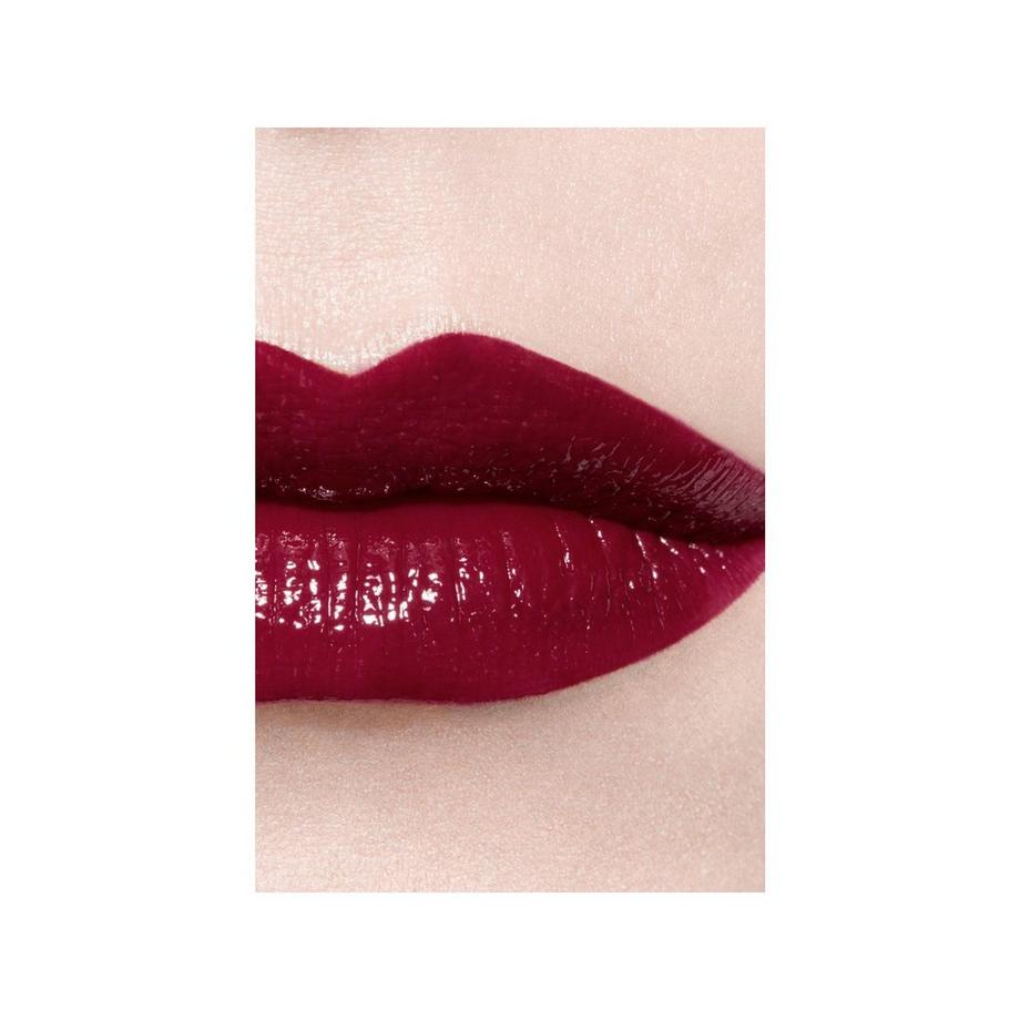 CHANEL ROUGE COCO BLOOM IL ROSSETTO IDRATANTE E RIMPOLPANTE A LUNGA TENUTA, COLORE E BRILLANTEZZA INTENSI. 