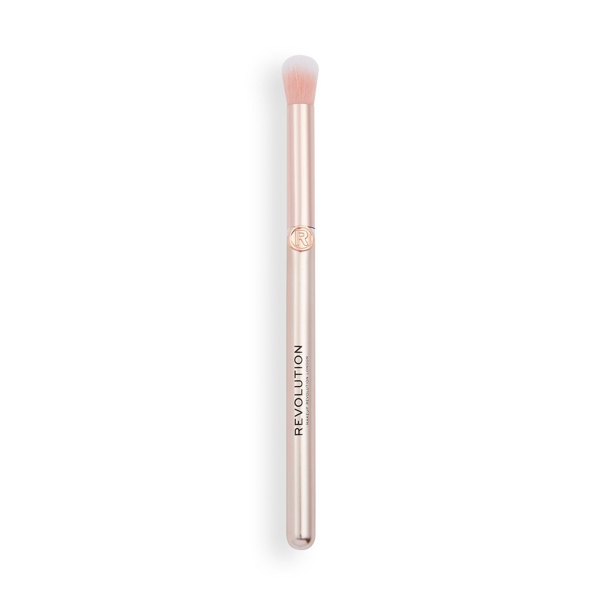 Revolution  Create Fluffy Blending Brush R4 