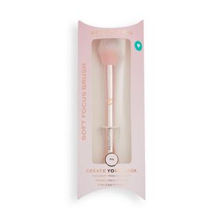 Revolution  Create Soft Focus Powder Brush R6 