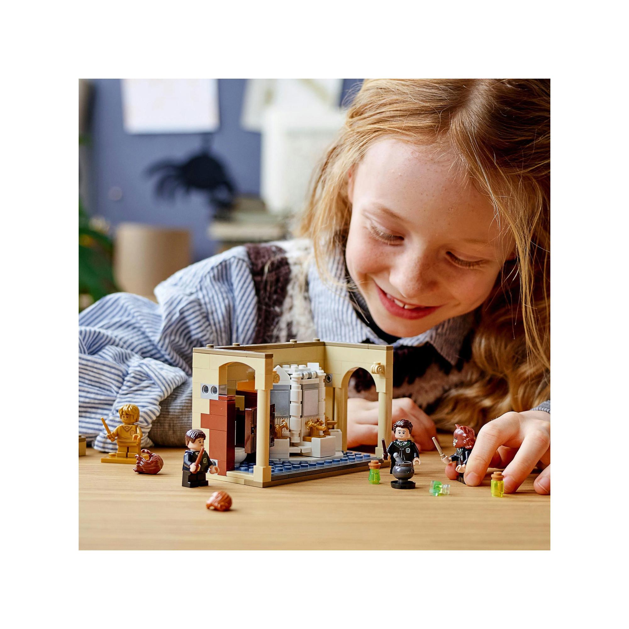 LEGO®  76386 Poudlard : l’erreur de la potion Polynectar 