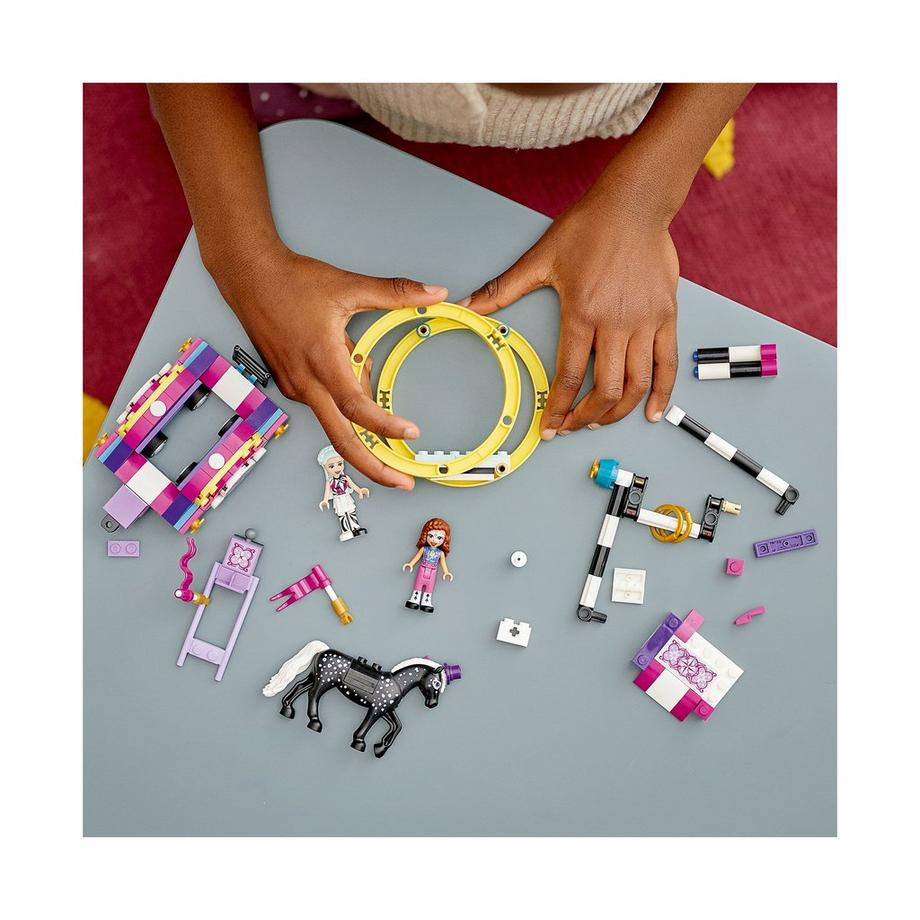 LEGO®  41686 Magische Akrobatikshow 