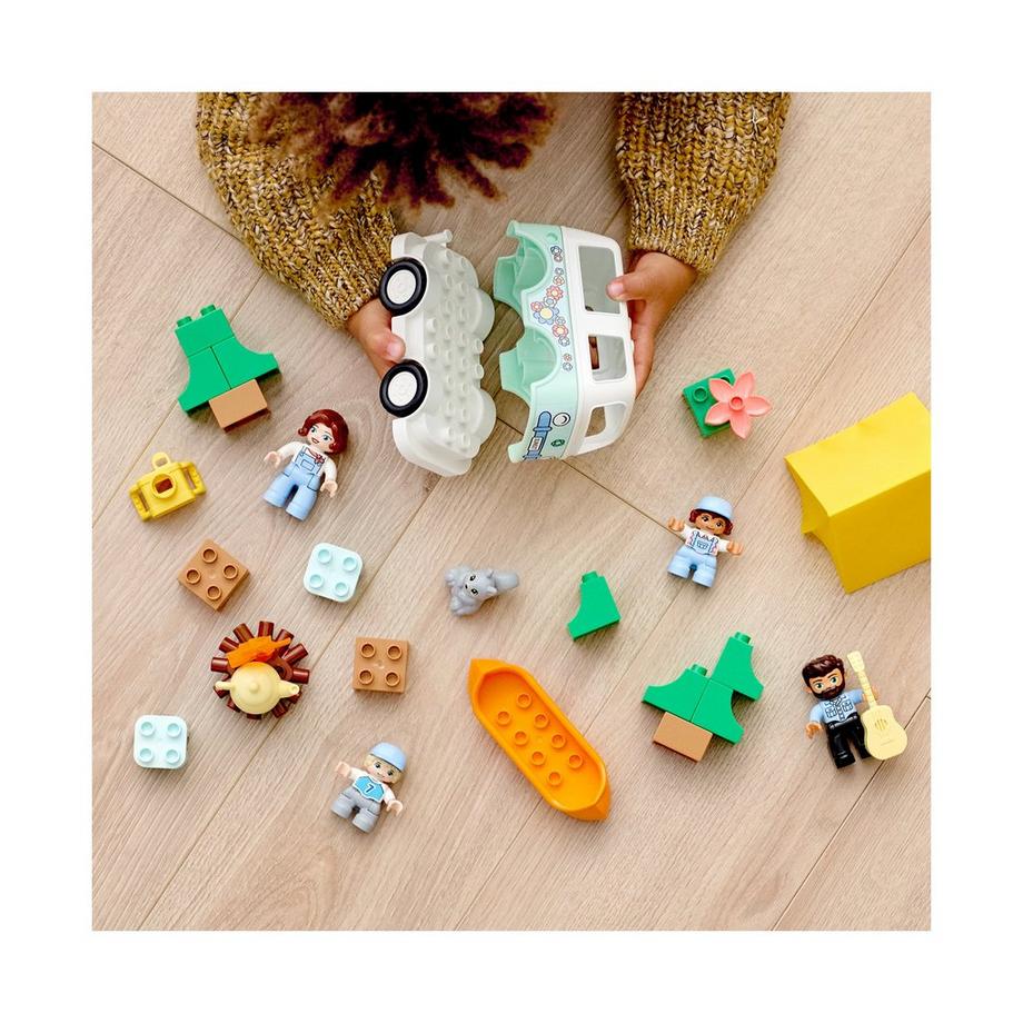 LEGO®  10946 Aventures en camping-car en famille 