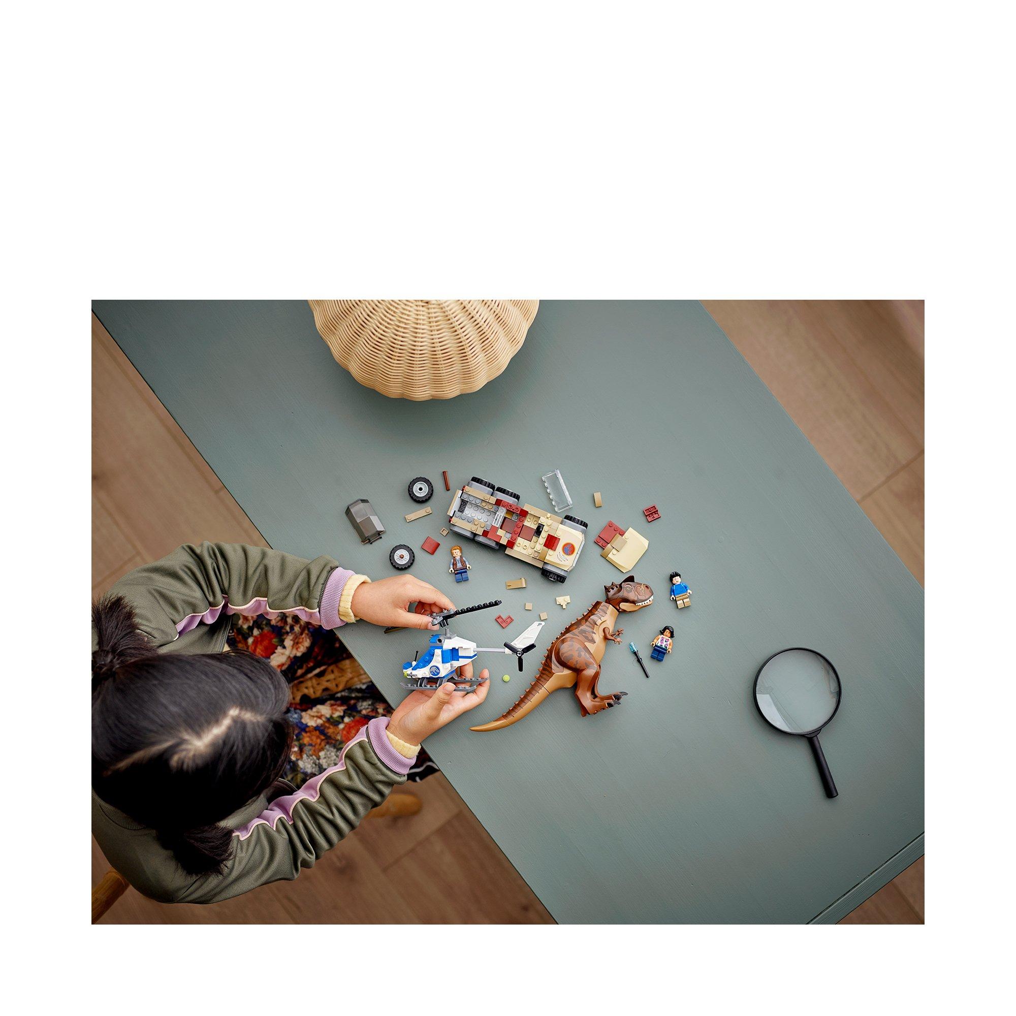 LEGO®  76941 L’inseguimento del dinosauro Carnotaurus 