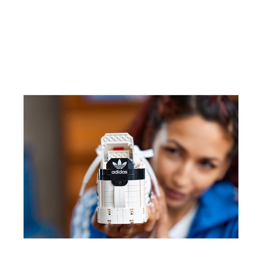 LEGO®  10282 Adidas Originals Superstar 