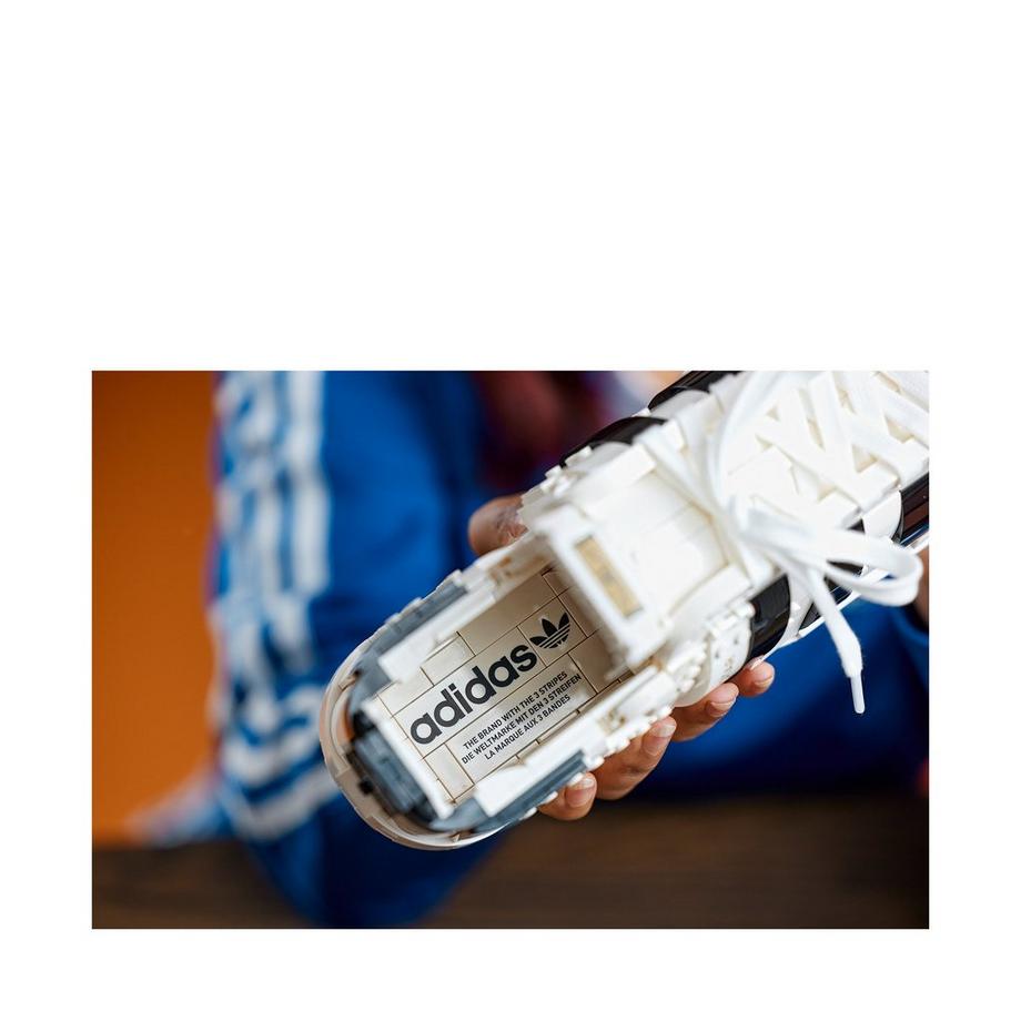 LEGO®  10282 Adidas Originals Superstar 