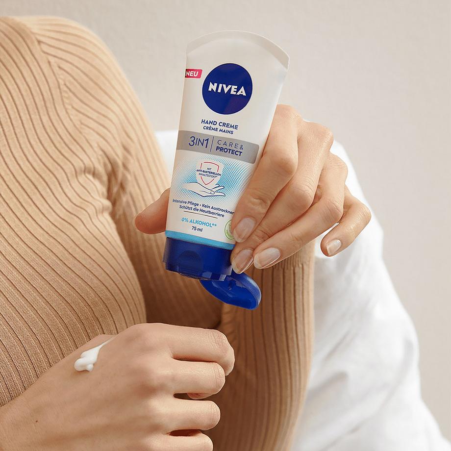 NIVEA 3in1 Care&Protect Crema Per Le Mani Antibatterica 3in1 Care & Protect 