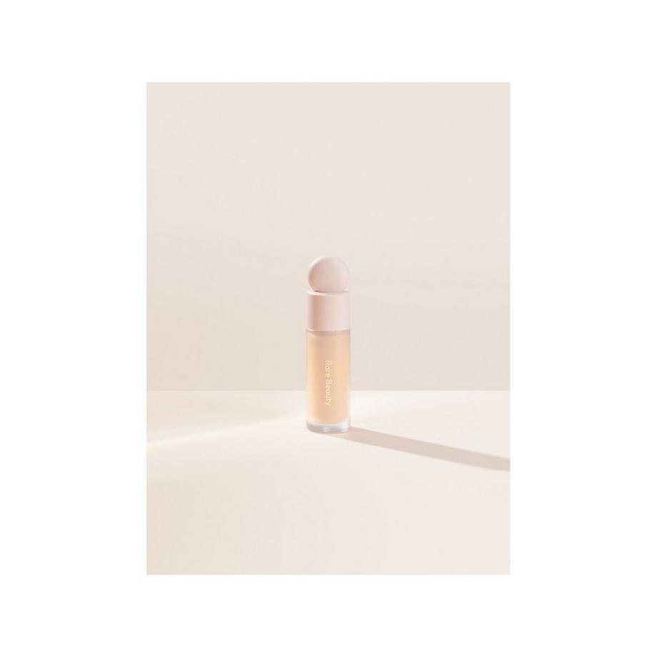 RARE BEAUTY Liquid Touch Brightening Concealer  