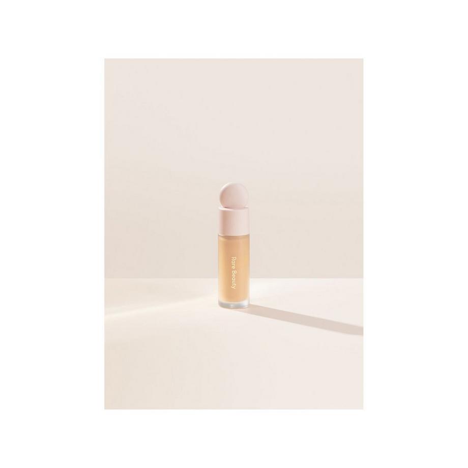 RARE BEAUTY Liquid Touch Brightening Concealer  