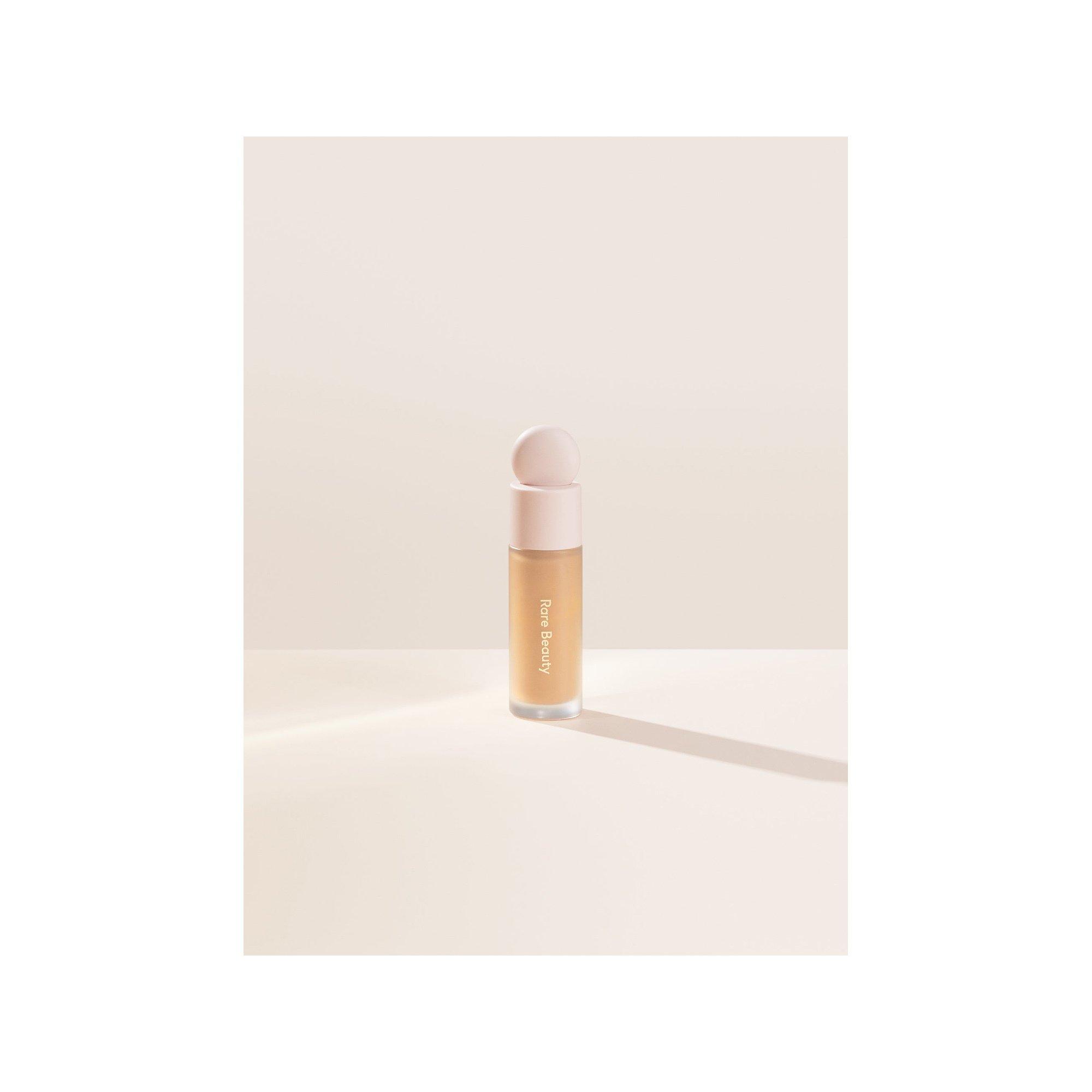 RARE BEAUTY Liquid Touch Brightening Concealer  