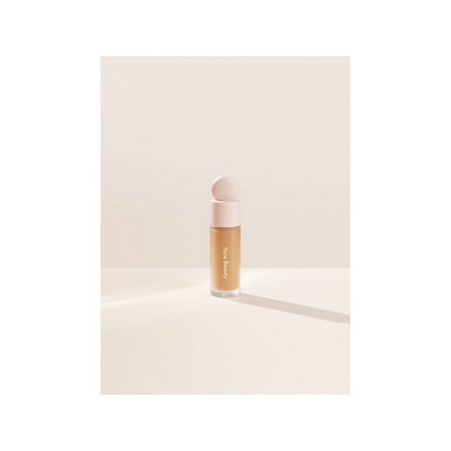 RARE BEAUTY Liquid Touch Brightening Concealer  