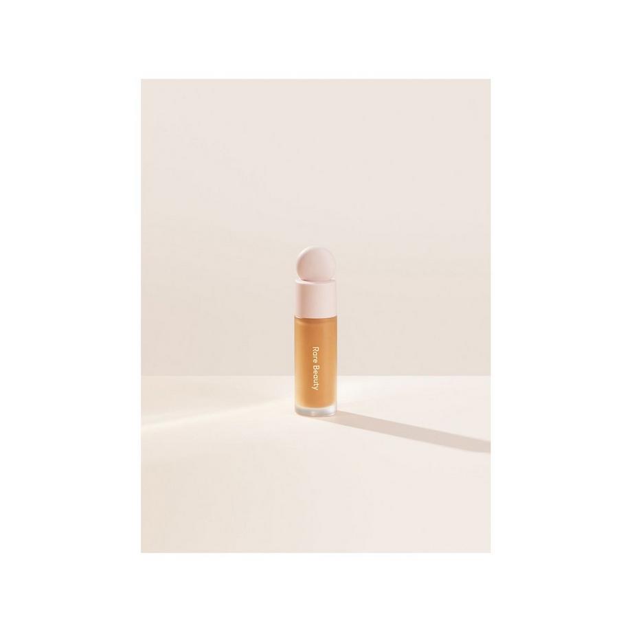 RARE BEAUTY Liquid Touch Brightening Concealer  