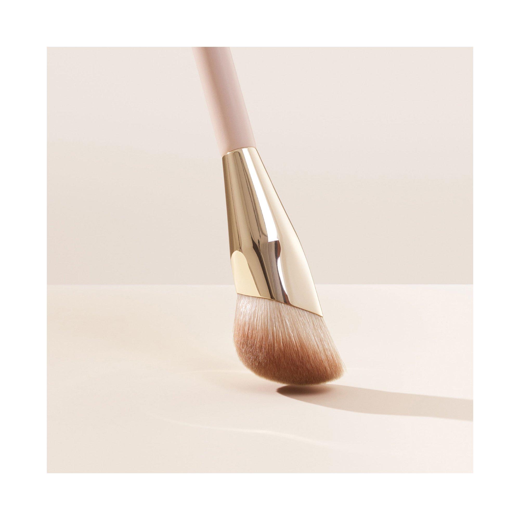 RARE BEAUTY Liquid Touch Foundation Brush  