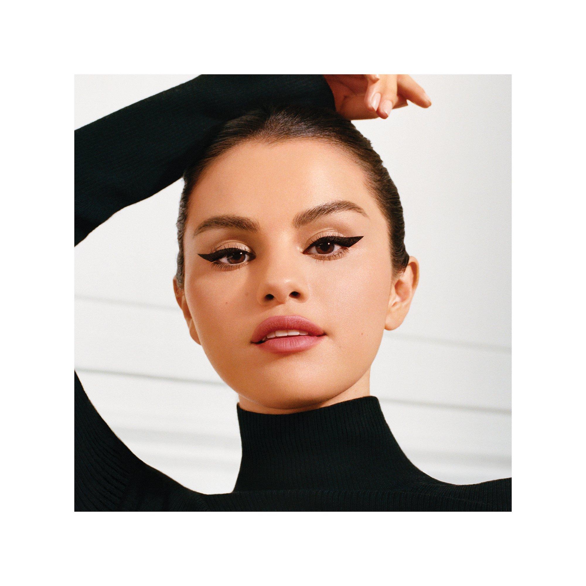 RARE BEAUTY Perfect Strokes Matte Liquid Liner  