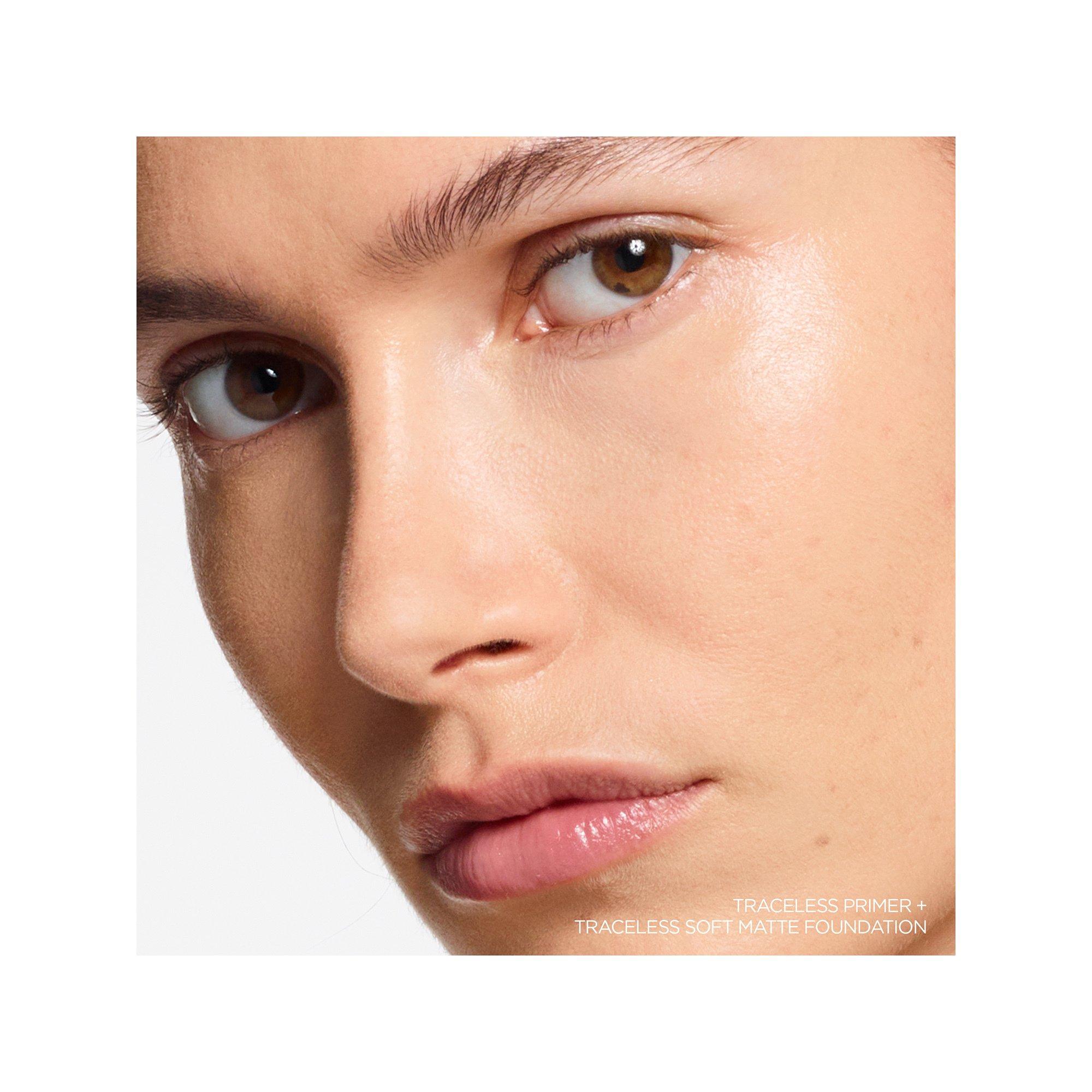 TOM FORD  Traceless Soft Matte Primer 