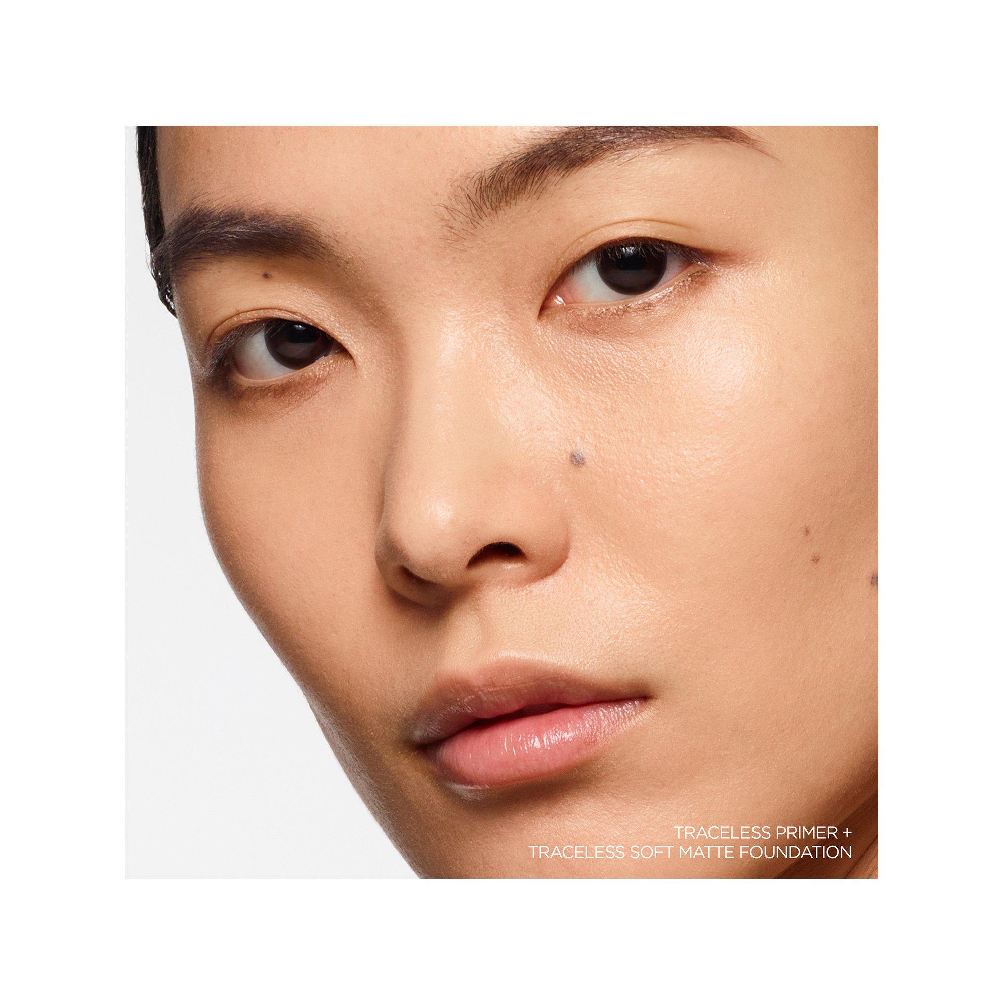 TOM FORD  Traceless Soft Matte Primer 