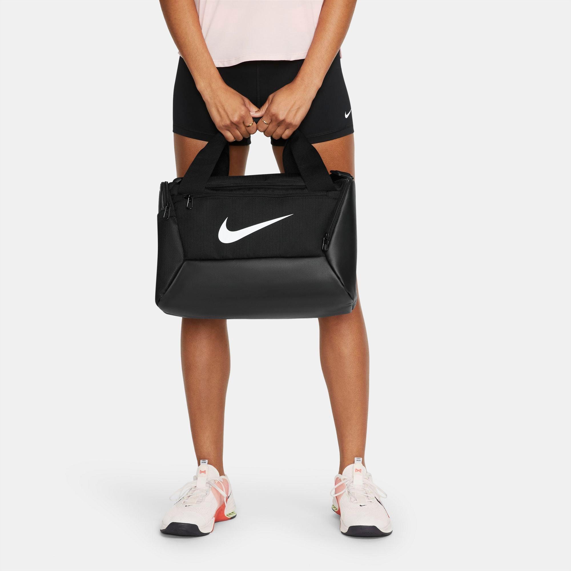 NIKE Brasilia 9.5 ( 25L) Sac de sport 