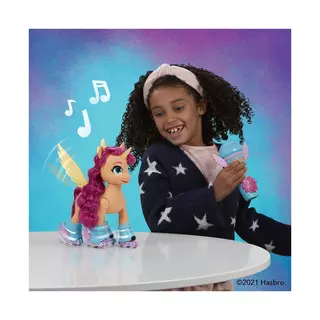 HASBRO My Little Pony - Sunny Starscout - Chante en rollers pas