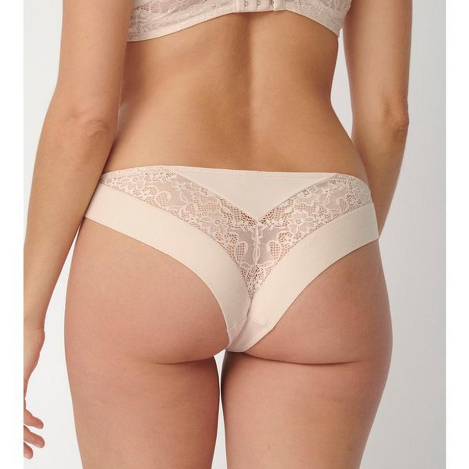 Triumph Vivid Spotlight Brazilian String  