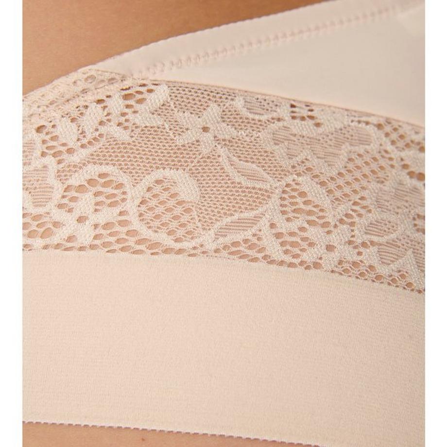 Triumph Vivid Spotlight Brazilian String  