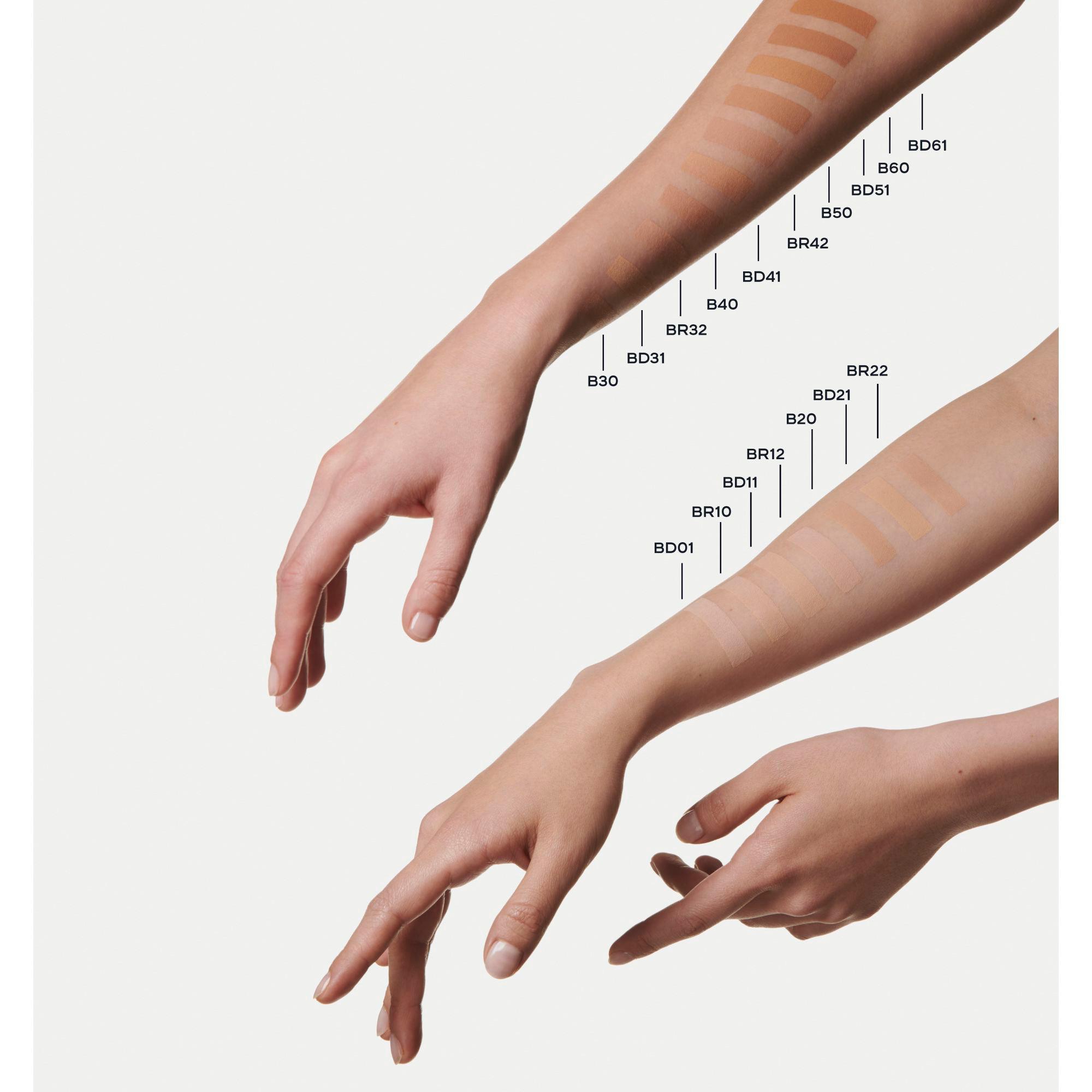 CHANEL ULTRA LE TEINT FLUIDE ULTRA-LANGER HALT - MAXIMALER TRAGEKOMFORT - MAKELLOSES FINISH 