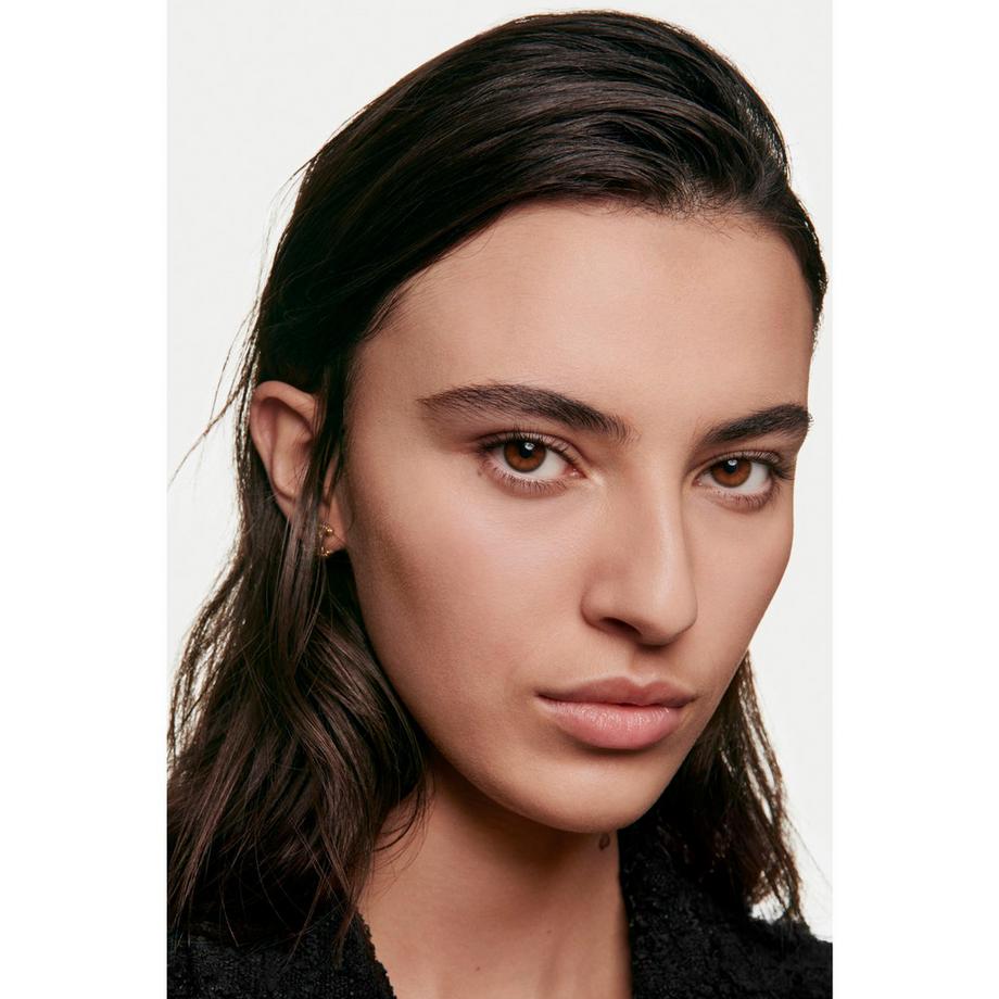 CHANEL ULTRA LE TEINT FLUIDE ULTRA-LANGER HALT - MAXIMALER TRAGEKOMFORT - MAKELLOSES FINISH 