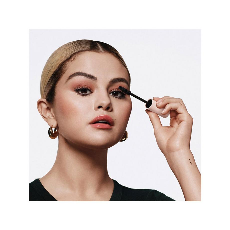 RARE BEAUTY Perfect strokes universal - Volumenmascara   