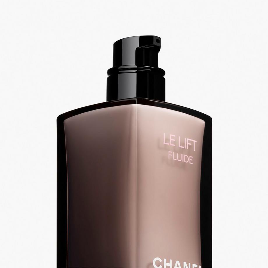 CHANEL LE LIFT FLUIDE GLÄTTET – FESTIGT – MATTIERT 