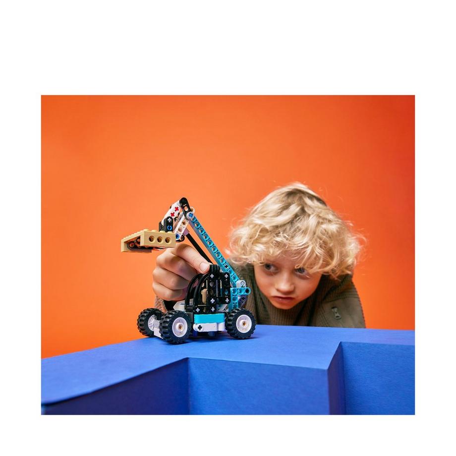 LEGO®  42133 Le chariot élévateur 