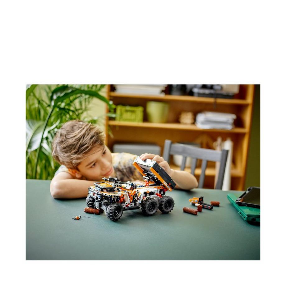 LEGO®  42139 Geländefahrzeug 