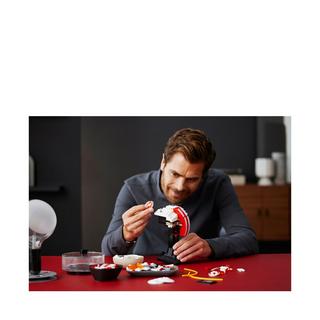 LEGO®  75327 Le casque Red Five de Luke Skywalker™ 