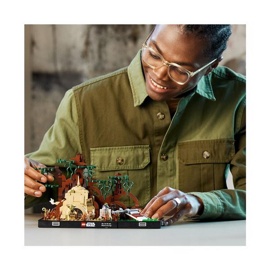 LEGO®  75330 Diorama addestramento Jedi™ su Dagobah™ 