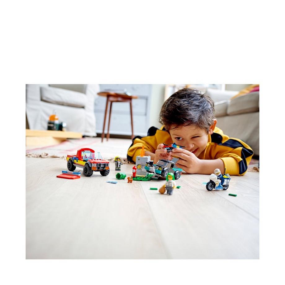 LEGO®  60319 Soccorso antincendio e inseguimento della polizia 